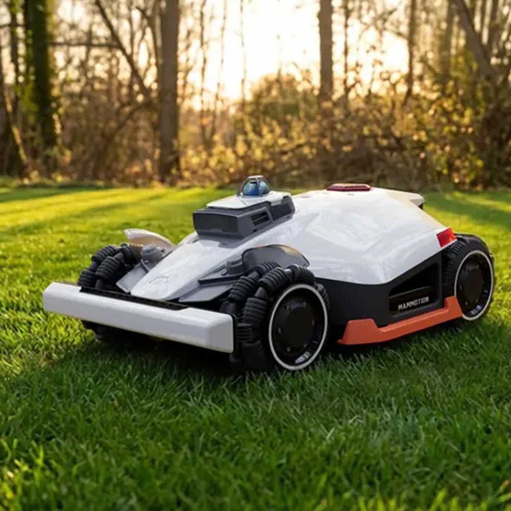 Mammotion robotklipper på plen